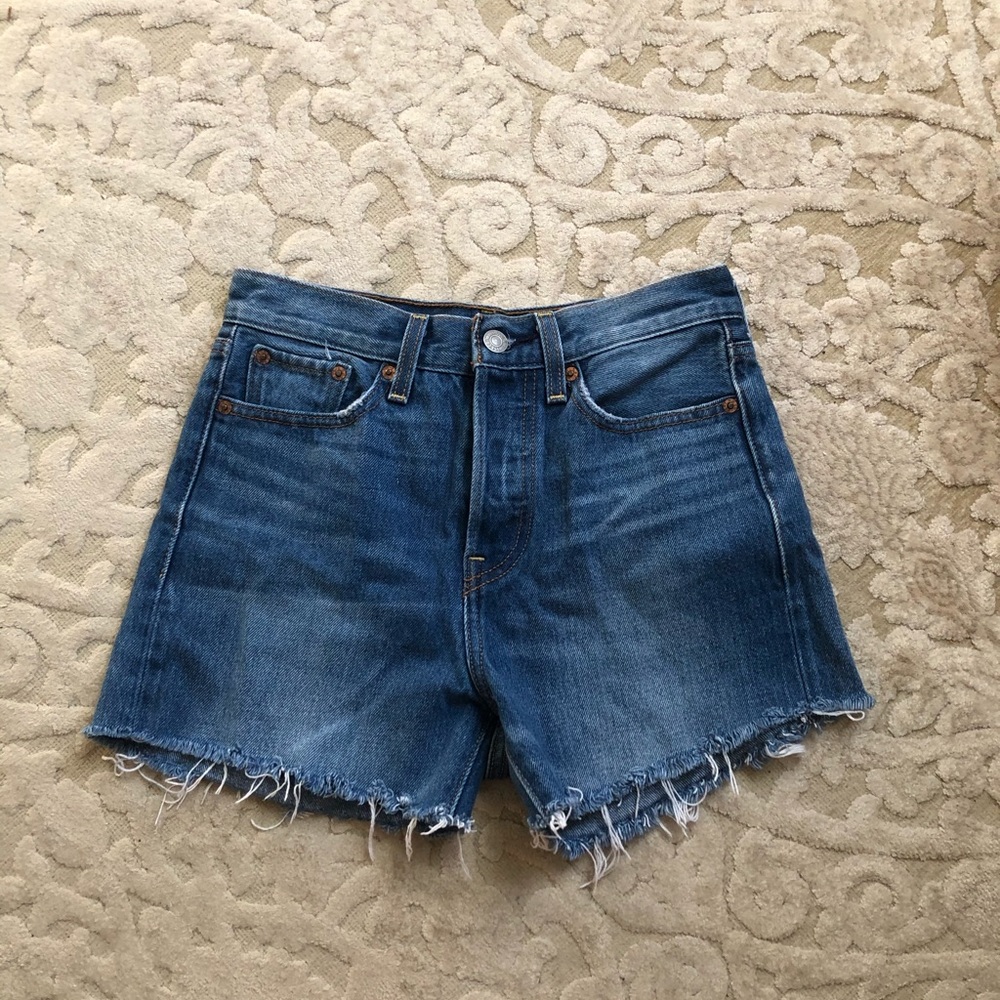 Levi’s wedgie straight shorts